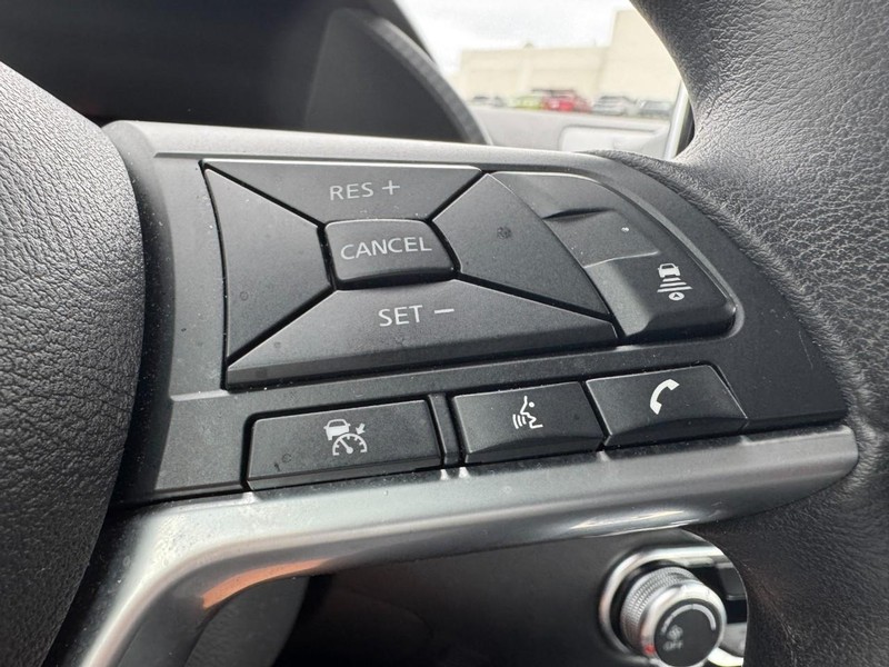 Nissan Sentra Vehicle Image 17