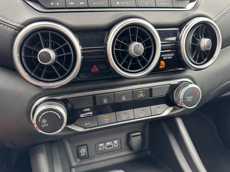 Nissan Sentra Vehicle Image 18