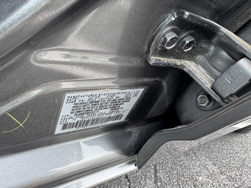 Nissan Sentra Vehicle Image 23