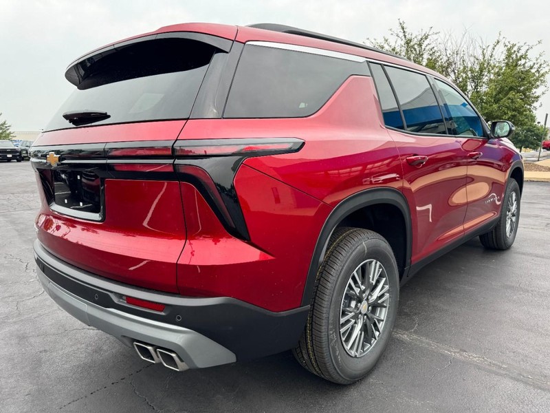 Chevrolet Traverse Vehicle Image 03