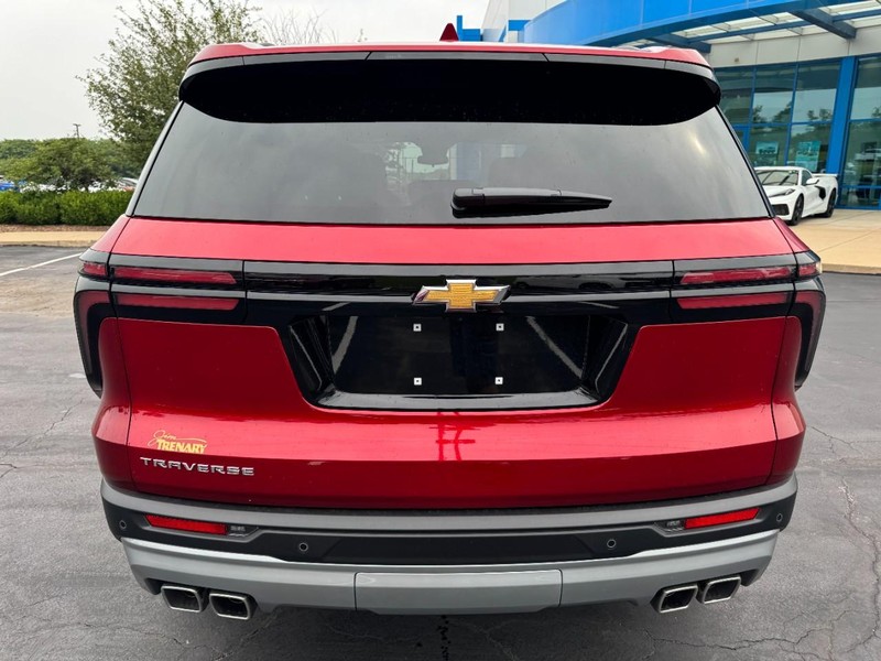 Chevrolet Traverse Vehicle Image 04
