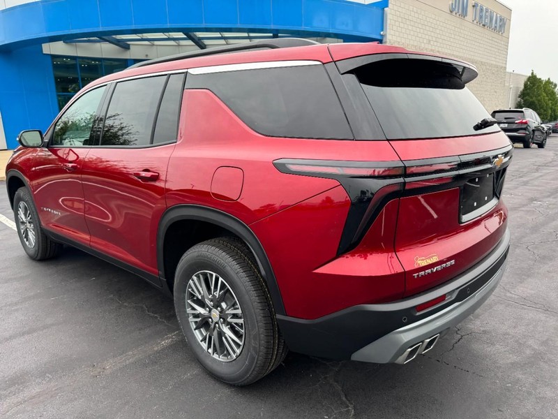 Chevrolet Traverse Vehicle Image 05