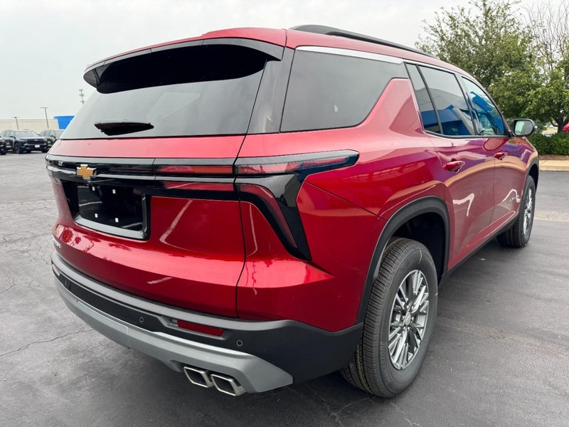 Chevrolet Traverse Vehicle Image 03