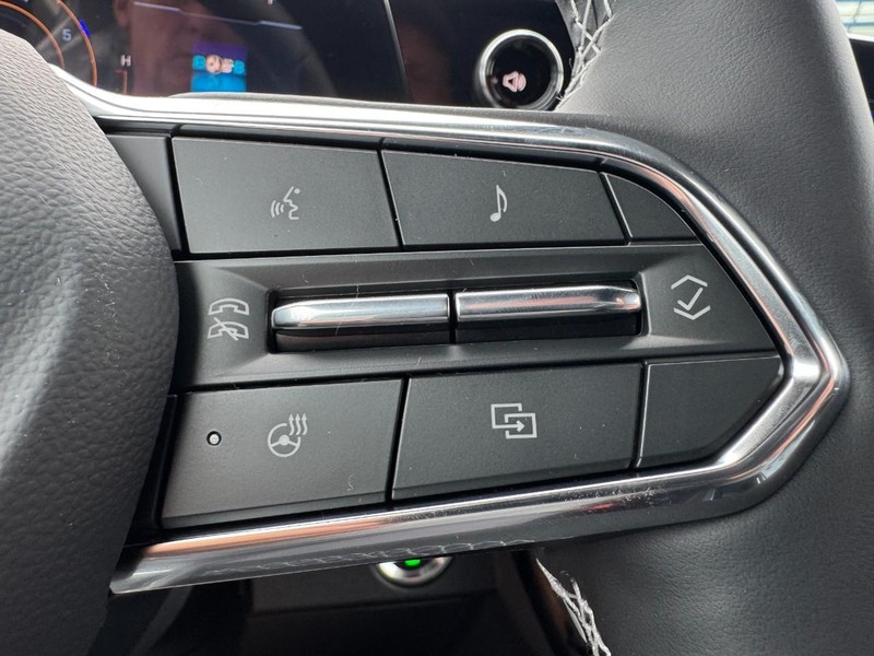 Chevrolet Traverse Vehicle Image 12