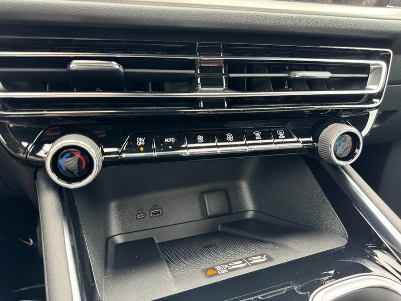 Chevrolet Traverse Vehicle Image 13