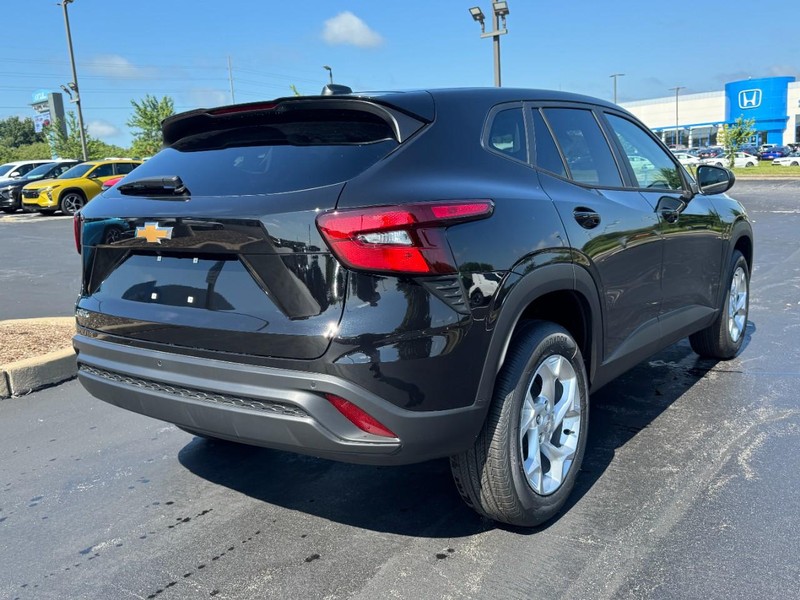 Chevrolet Trax Vehicle Image 03