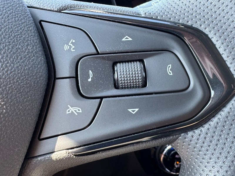 Chevrolet Trax Vehicle Image 12