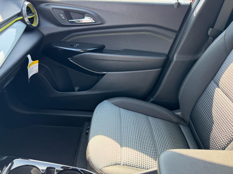Chevrolet Trax Vehicle Image 08