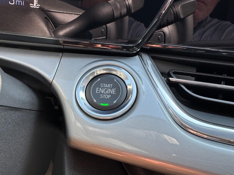 Chevrolet Trax Vehicle Image 16