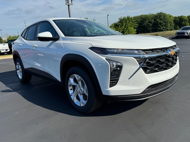Chevrolet Trax Vehicle Image 02