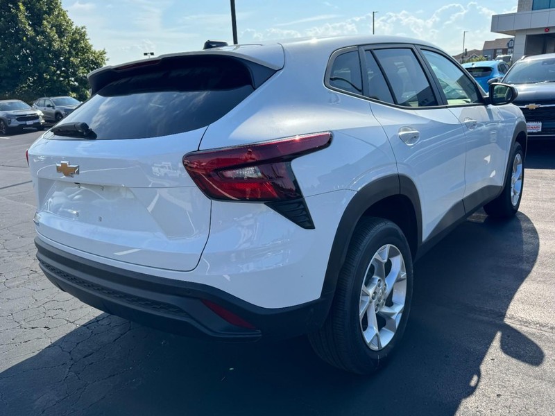 Chevrolet Trax Vehicle Image 03