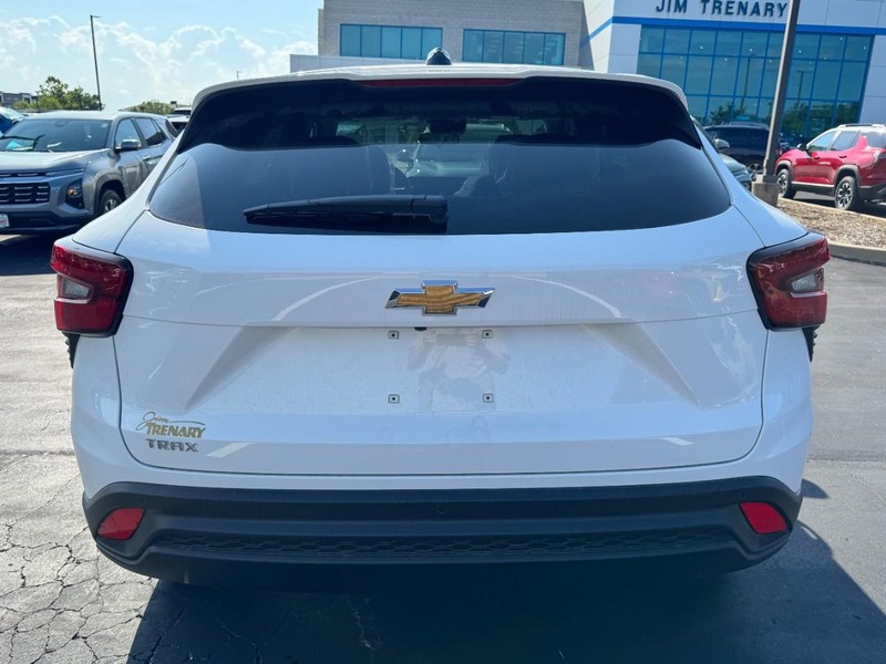 Chevrolet Trax Vehicle Image 04