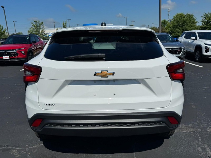 Chevrolet Trax Vehicle Image 04