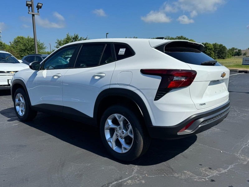 Chevrolet Trax Vehicle Image 05