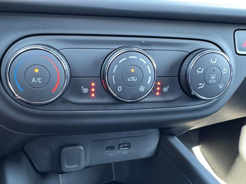 Chevrolet Trax Vehicle Image 12