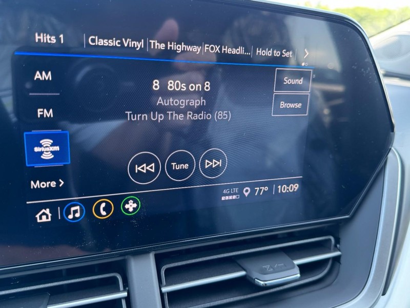 Chevrolet Trax Vehicle Image 13
