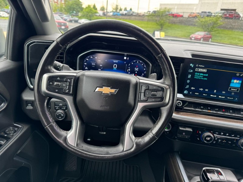 Chevrolet Silverado 1500 Vehicle Image 12