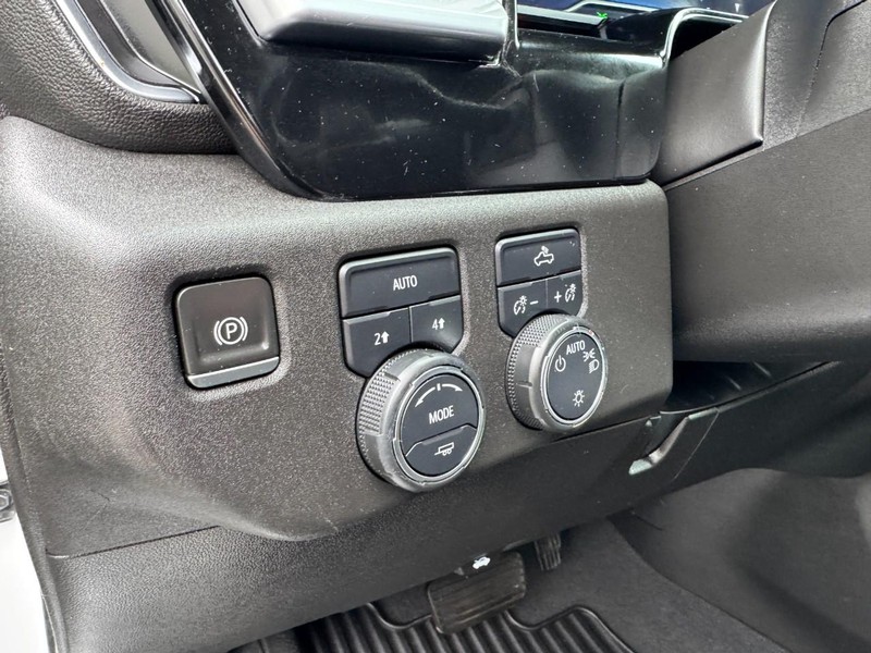Chevrolet Silverado 1500 Vehicle Image 16