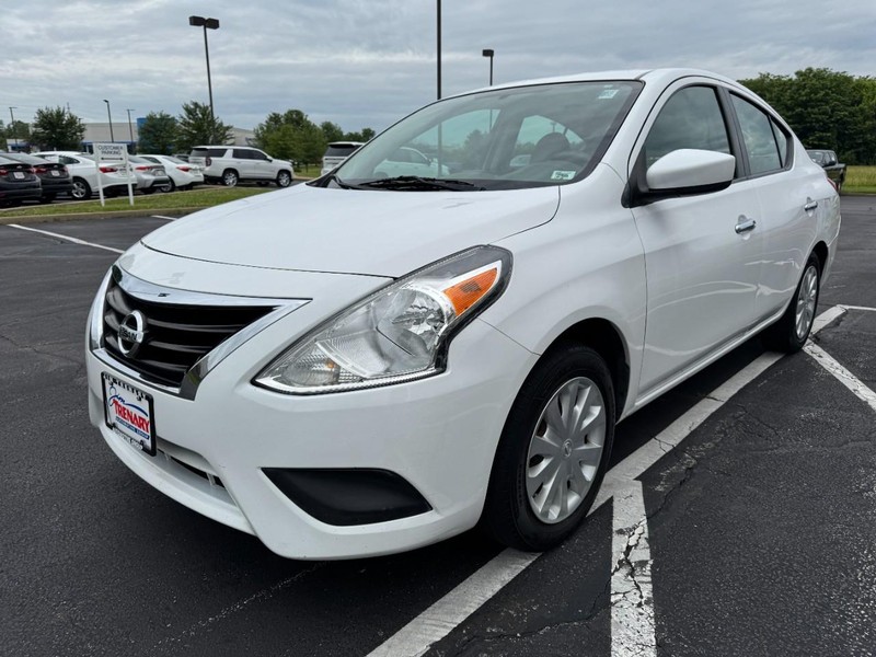 Nissan Versa Vehicle Image 08