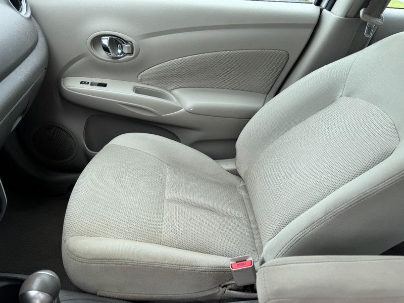 Nissan Versa Vehicle Image 13