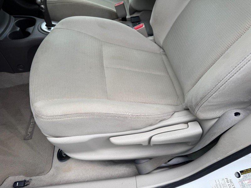 Nissan Versa Vehicle Image 14