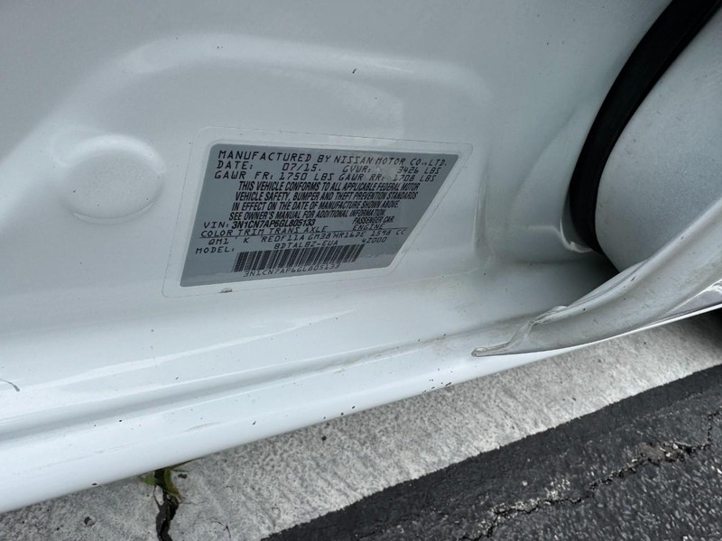 Nissan Versa Vehicle Image 21