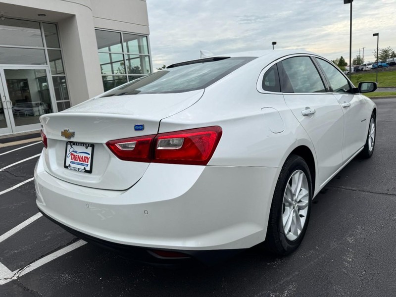 Chevrolet Malibu Vehicle Image 03