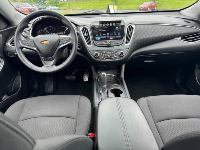 Chevrolet Malibu Vehicle Image 11