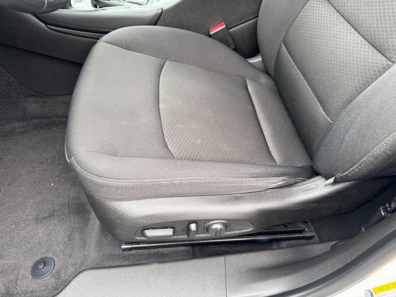 Chevrolet Malibu Vehicle Image 14