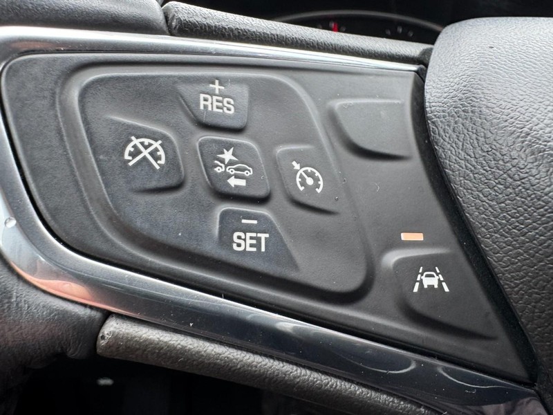 Chevrolet Malibu Vehicle Image 16
