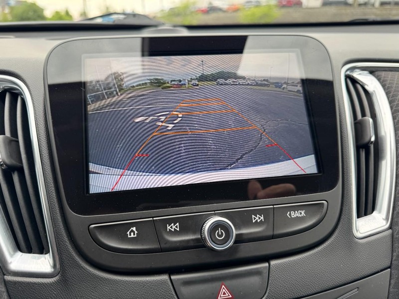Chevrolet Malibu Vehicle Image 20