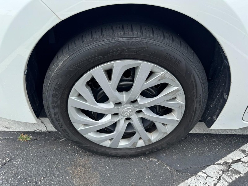 Toyota Corolla Vehicle Image 07