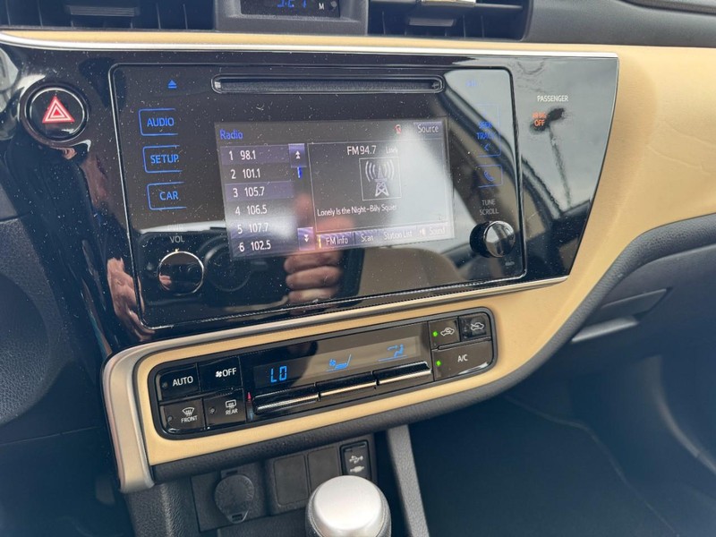 Toyota Corolla Vehicle Image 19