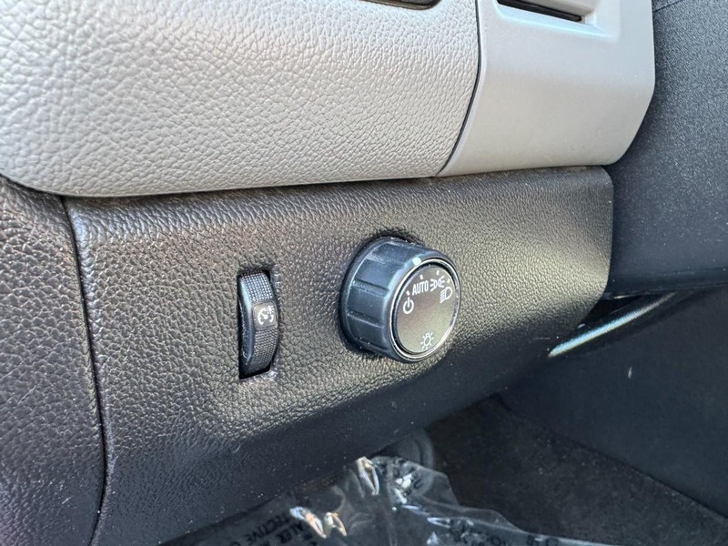 Chevrolet Colorado Vehicle Image 14