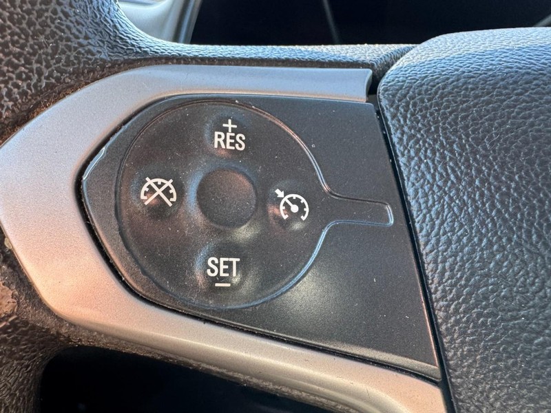 Chevrolet Colorado Vehicle Image 15