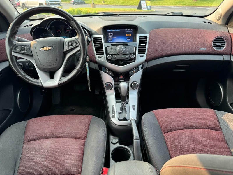 Chevrolet Cruze Vehicle Image 12