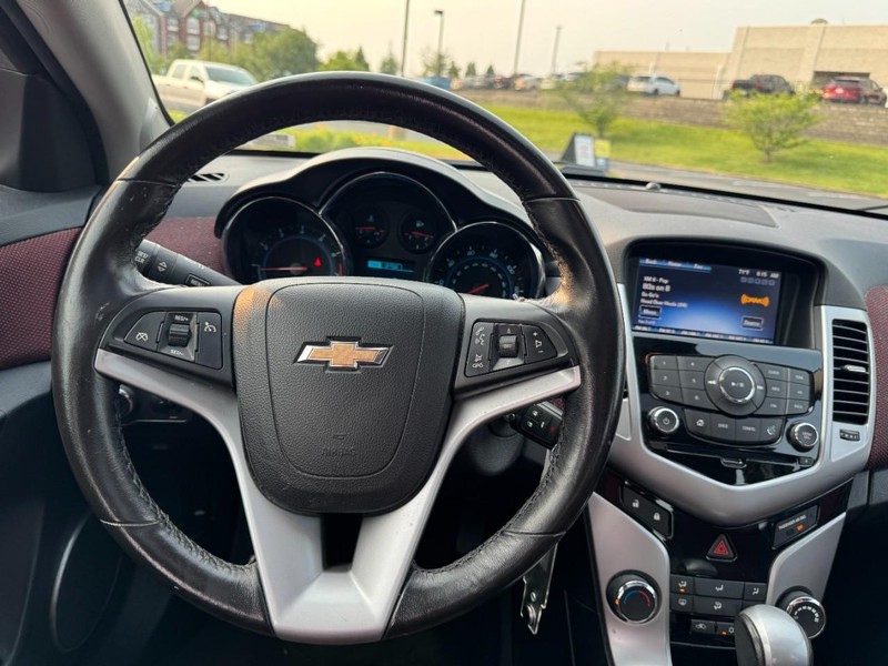 Chevrolet Cruze Vehicle Image 13
