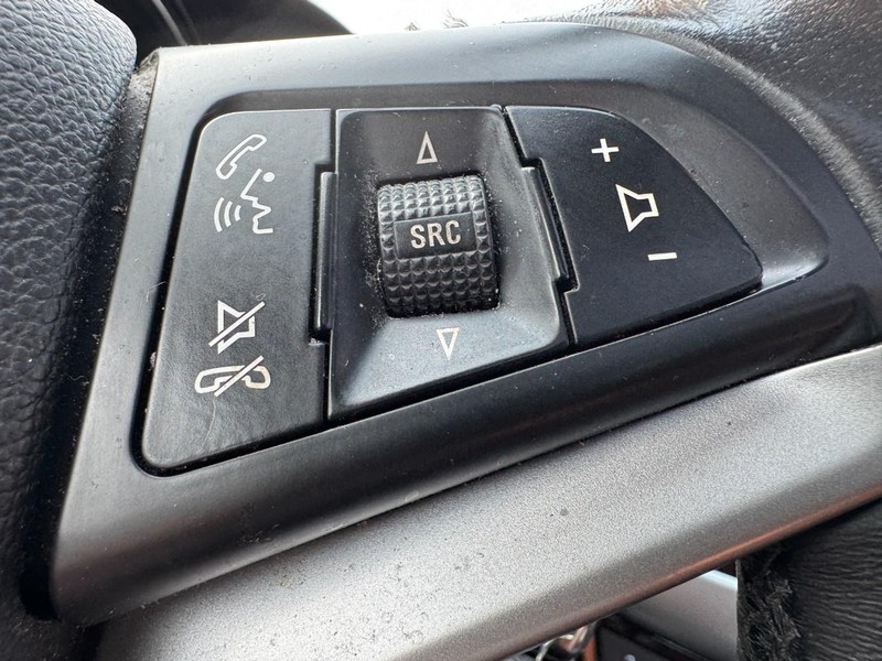 Chevrolet Cruze Vehicle Image 18