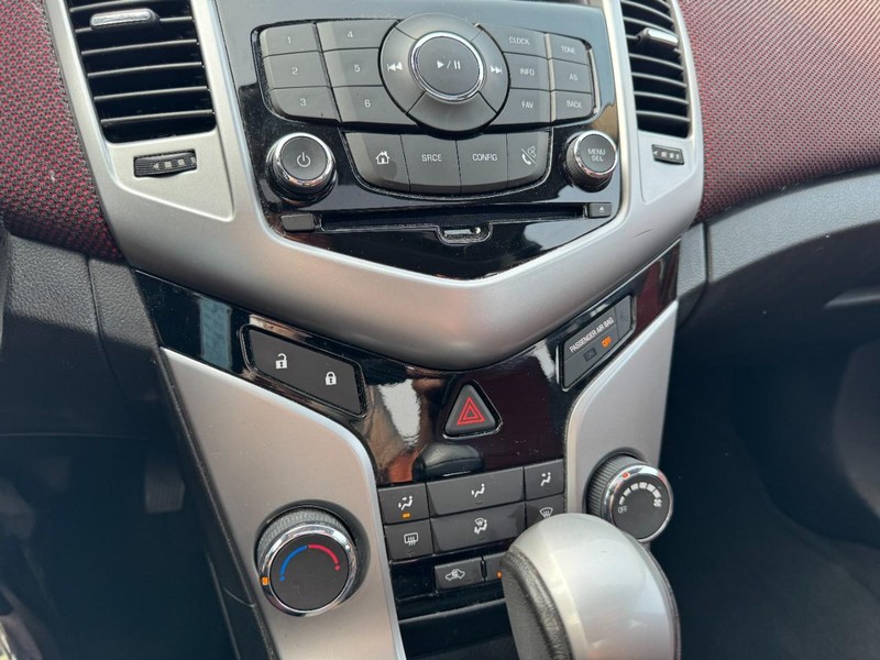 Chevrolet Cruze Vehicle Image 19