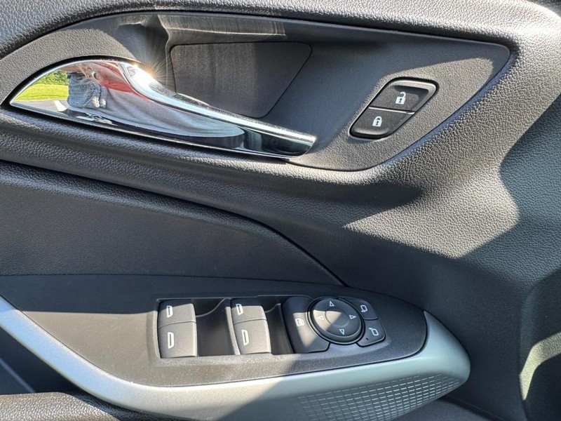 Chevrolet Trax Vehicle Image 11