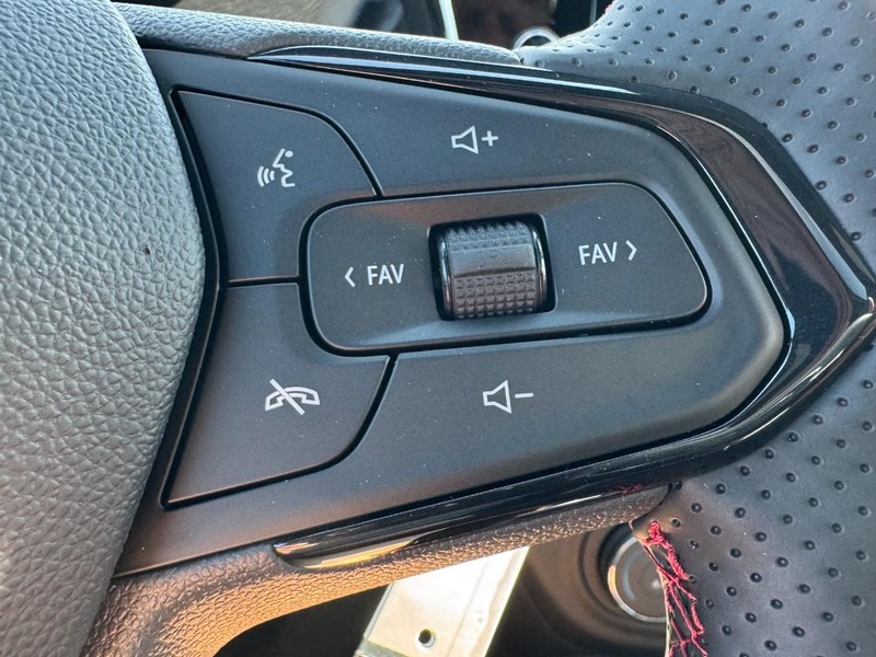 Chevrolet Trax Vehicle Image 13