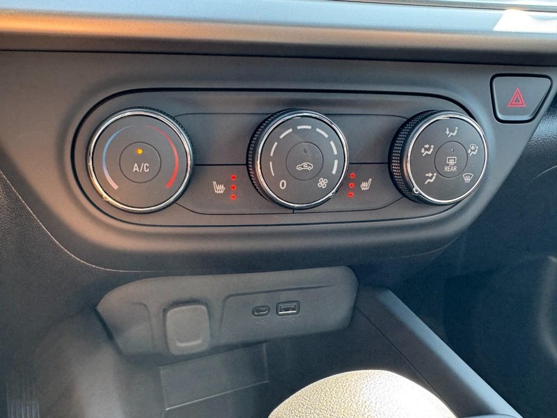 Chevrolet Trax Vehicle Image 14
