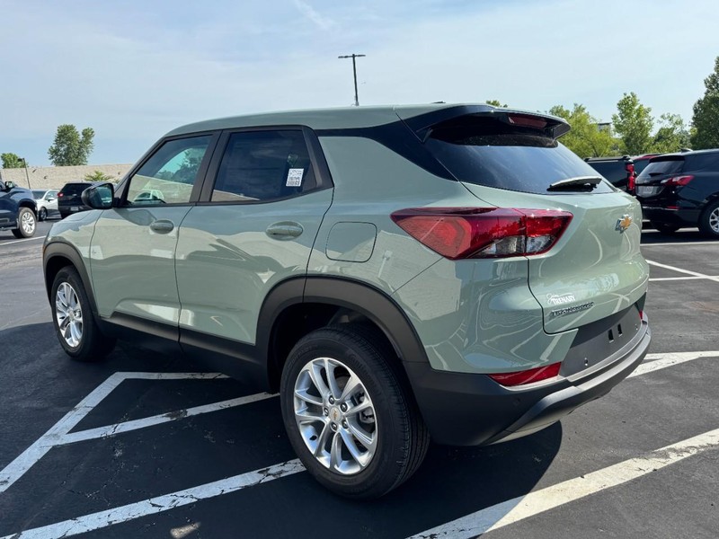 Chevrolet TrailBlazer Vehicle Image 05