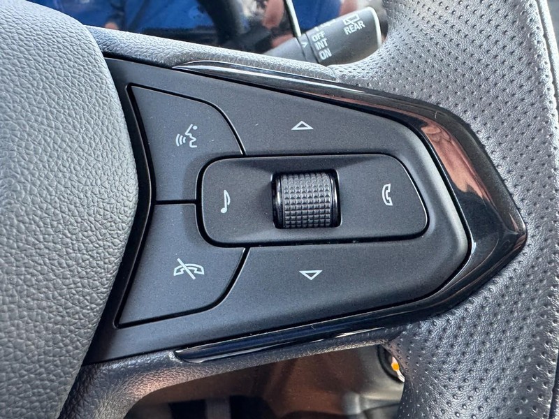Chevrolet TrailBlazer Vehicle Image 10