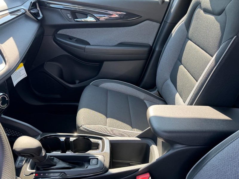 Chevrolet TrailBlazer Vehicle Image 08