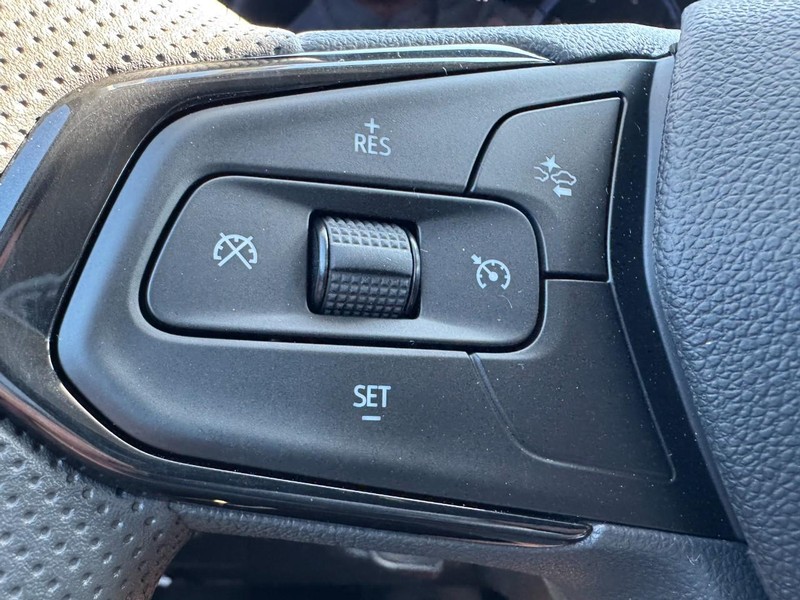 Chevrolet TrailBlazer Vehicle Image 11