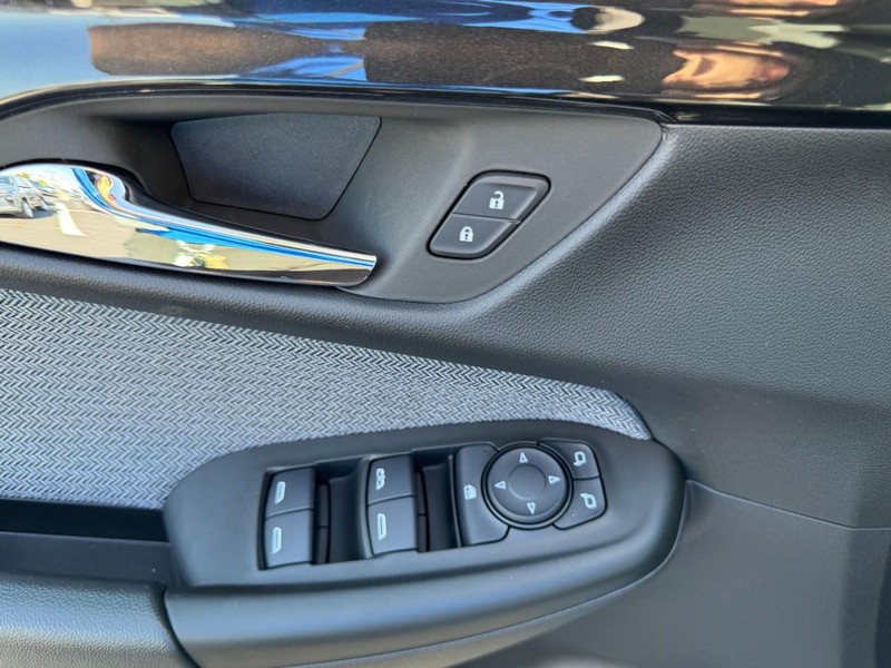 Chevrolet TrailBlazer Vehicle Image 10