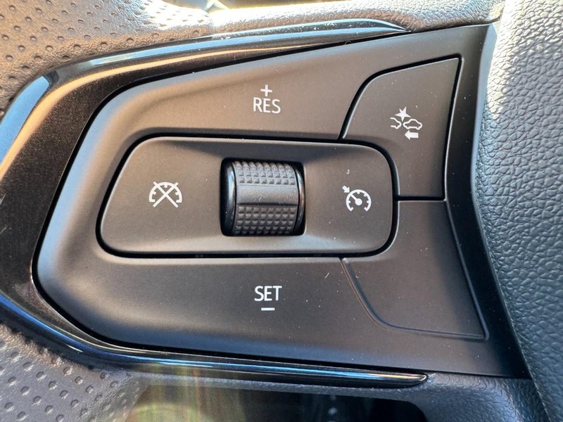 Chevrolet TrailBlazer Vehicle Image 11