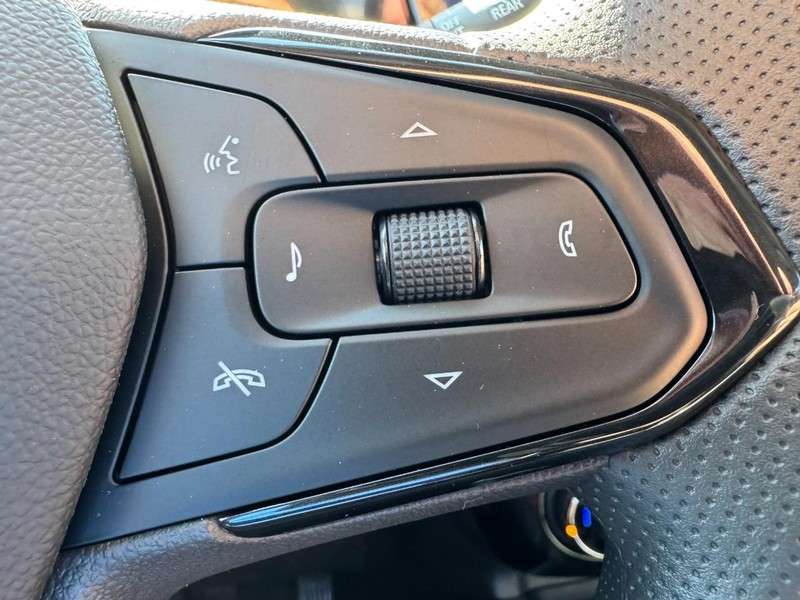 Chevrolet TrailBlazer Vehicle Image 12