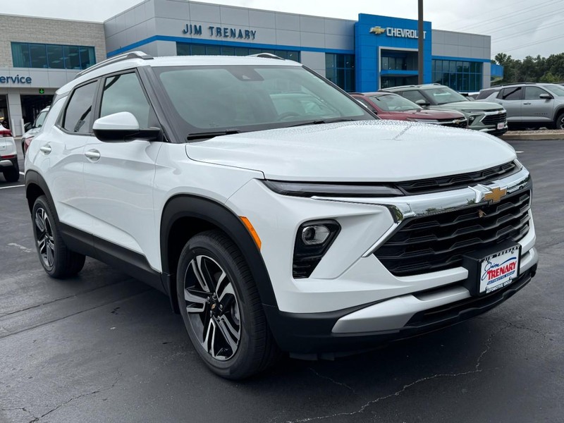 Chevrolet TrailBlazer Vehicle Image 02